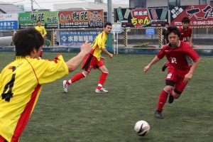中東部支部選抜12番の小塩が所属するLOCOは、県リーグ開幕戦で8-1と大勝した。