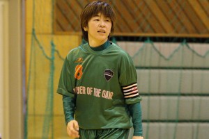 今季ギャングレディースのキャプテンを務めた森本ゆう子選手。Lリーグ時代には日本代表としてのプレー経験を持つ。今シーズンの得点王をgolrira shizuokaの松島選手と分け合った。