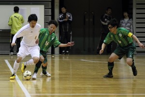 県2部リーグでも元気のなかったFAMILLEはPraiaにもなすすべなく敗れ連敗で大会を終えた。