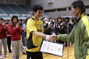 悲願の初優勝を果たしたジュビロ磐田の表彰で始まった閉会式。