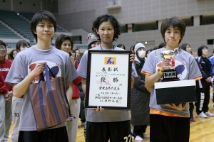 オーバー30レディースクラスの優勝は三重県から参加のEstrela Negra。