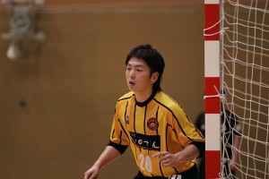 ロボガトのゴレイロ、市川貴文(20)。先週は愛知県選抜としてプレー。この試合峯山の一発にやられてしまった。